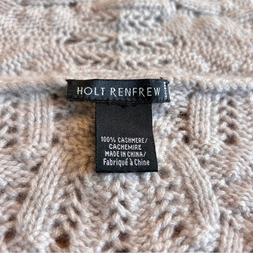 Elegant Cashmere Lace Knit Sweater - Picture 9 of 11